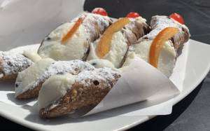 Ricotta cannoli with candied fruit
